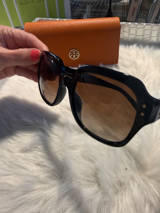 Tory Burch Black Framed Sunglasses main image 8